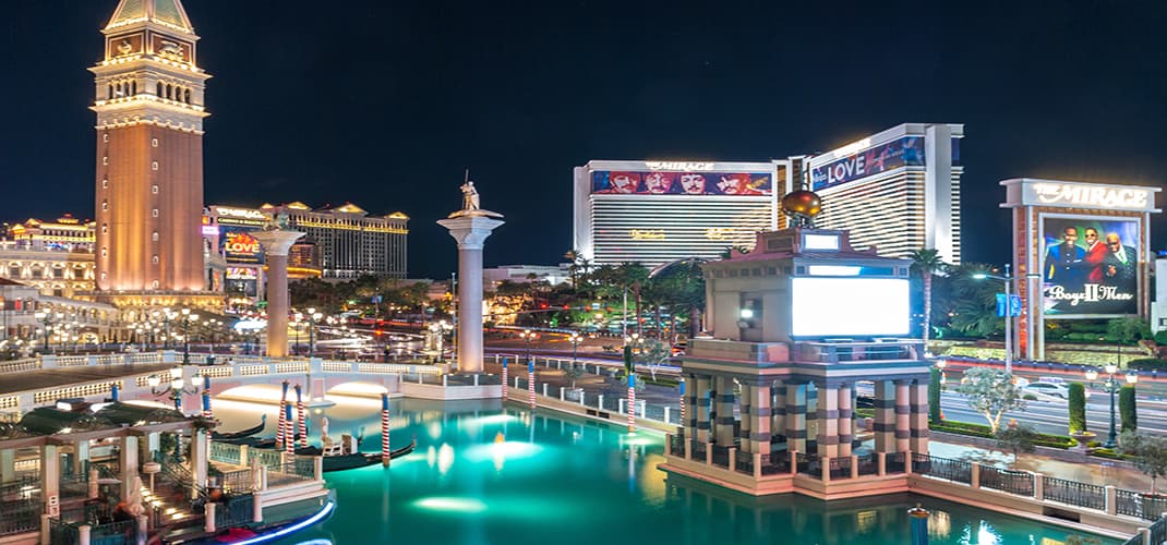 Las Vegas by Night