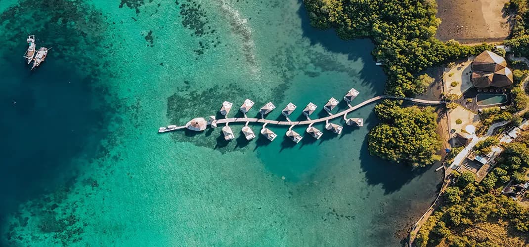 Menjaga Bay Resort, Indonesia