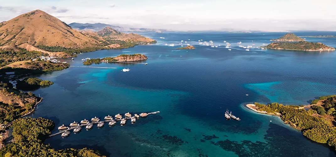 Menjaga Bay Resort, Indonesia